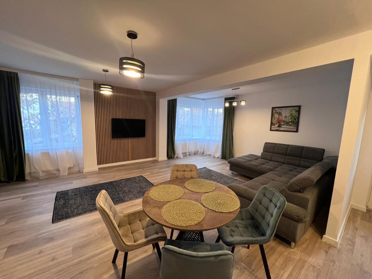 Helix Apartaments Sibiu Esterno foto