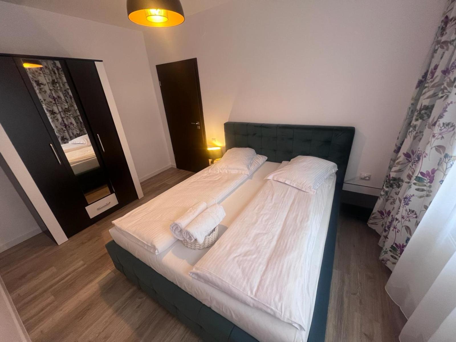Helix Apartaments Sibiu Esterno foto